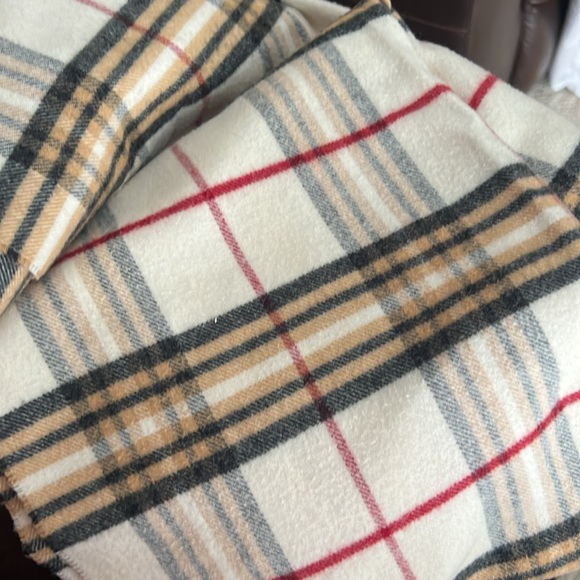 Tartan plaid winter scarf - Picture 3 of 4